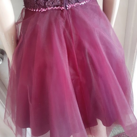 MORILEE BY MADELINE GADNER  BURGUNDY TULLE EMBELLISHED PROM DRESS SIZE US 2 - Picture 11 of 11